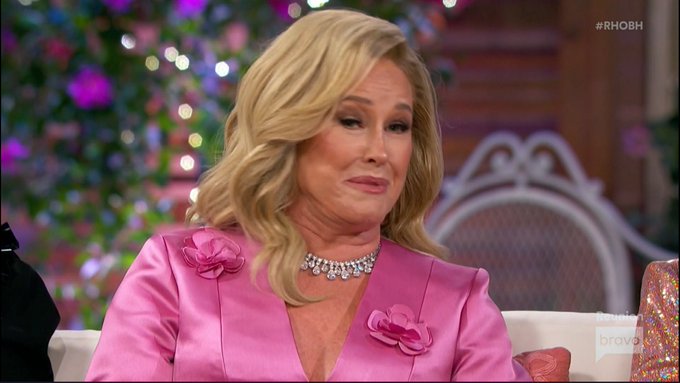 suttonsroller's tweet photo. literally dying over here to learn Teddi had a guest pass all weekend for #bravocon lmao https://t.co/owYyhyRpK5