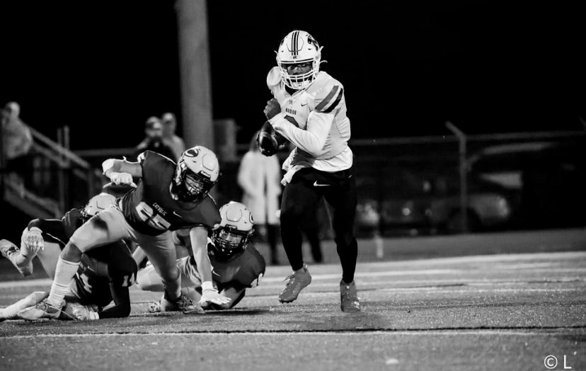 Ashton3Gray's tweet photo. Didn’t end the season in the win but went 8-2 this season made history and good things done with the guys! 

Regular season stats:
-1244 passing yards
-67-122(55%)
-10 yards put attempt
-1744 rushing yards 
-154 carries
-11.32 yards per carry
-40 total touchdowns https://t.co/rRaB69AlbV