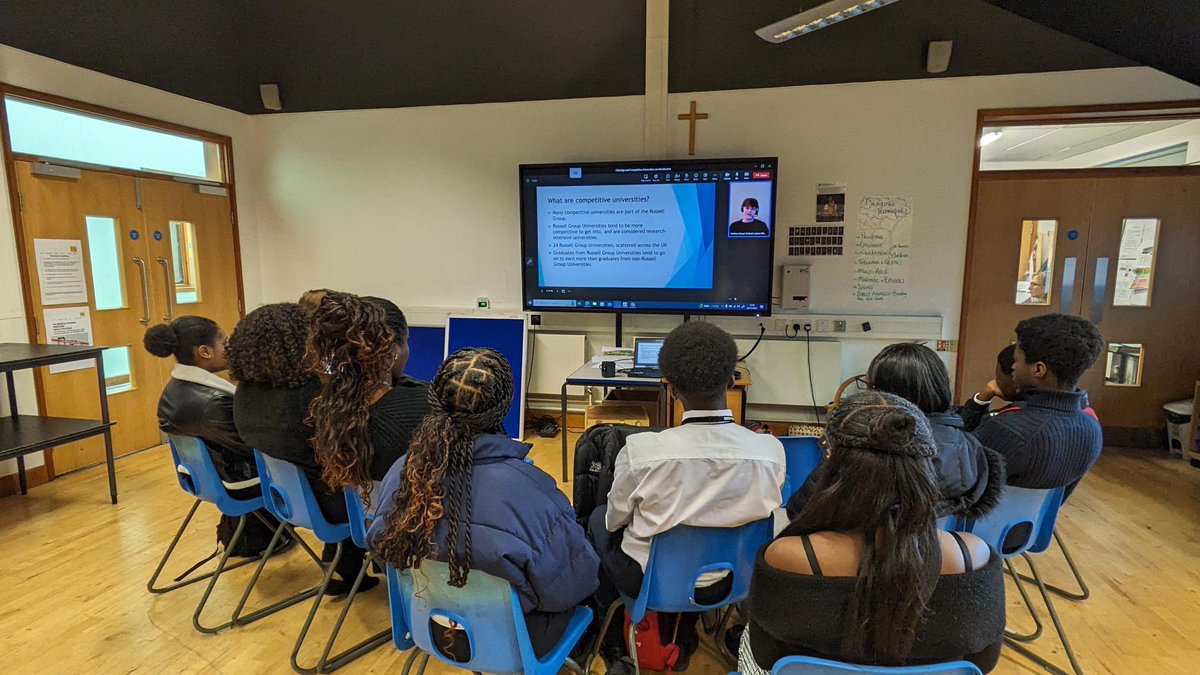 A huge thanks to the outreach team and students from <a href="/CaiusCollege/">Gonville & Caius College</a> for speaking to a group of Yr12 scholars from @SMHSch about competitive courses at university. Lots to think about and plan…especially in terms of the super-curricular!