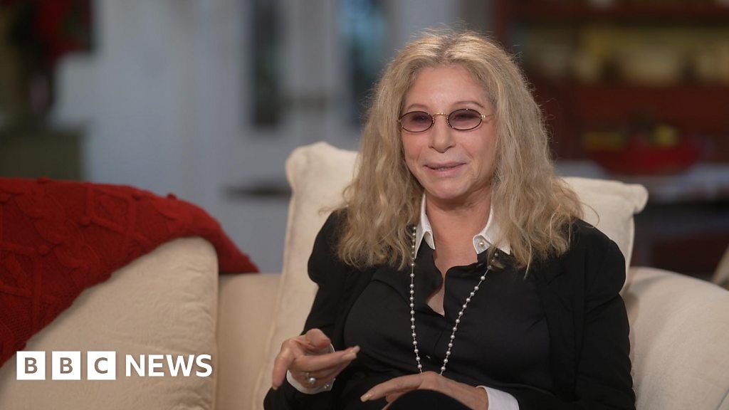ThechKidaSam's tweet photo. Barbra Streisand: Siri can now pronounce my name https://t.co/xYqcd2GPsW https://t.co/DQT3FB28zD