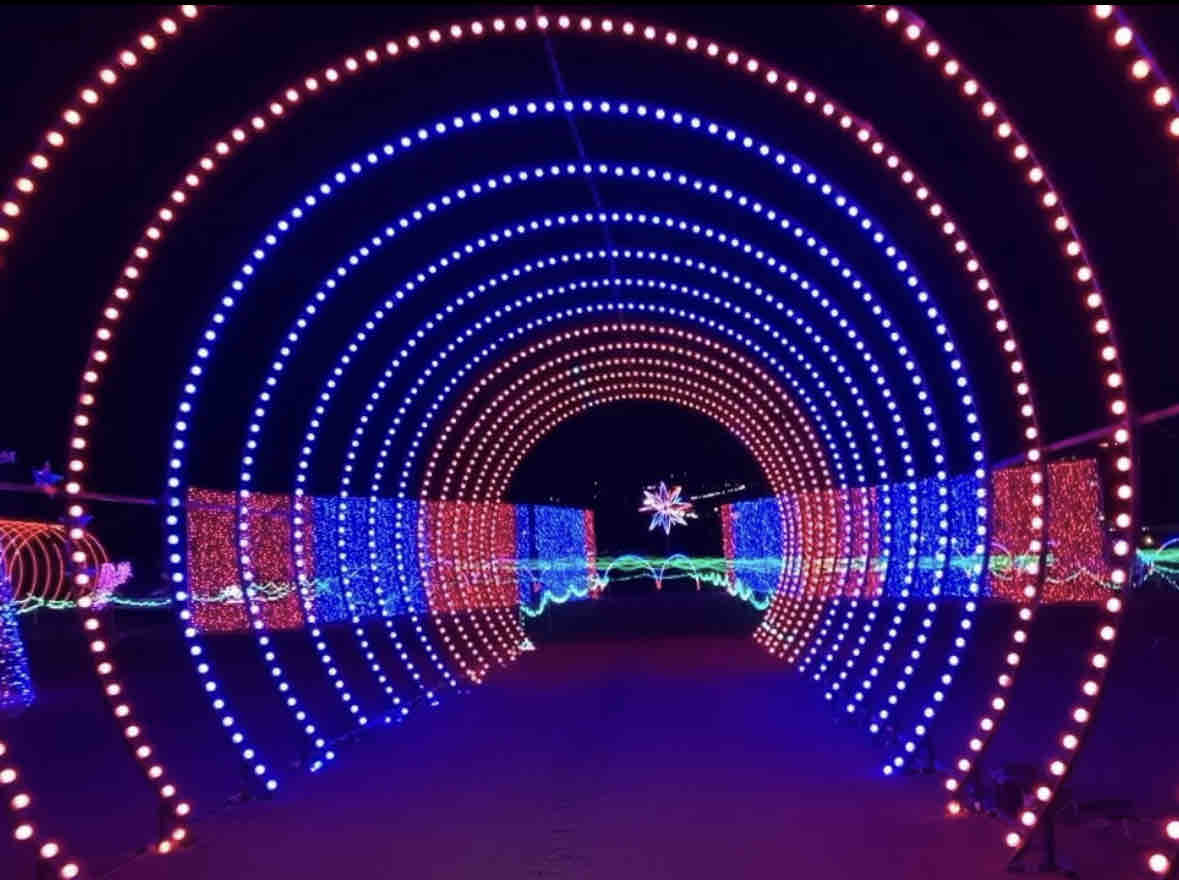 Bandimere's tweet photo. #ChristmasInColor is returning to #ThunderMountain this holiday season with a drive-thru light show the whole family is sure to enjoy! Tomorrow is the final day to take advantage of the best deal on tickets for the season! Get tickets at https://t.co/b1774TtrwK
#AnimatedColor https://t.co/Ex8EpQr4qH