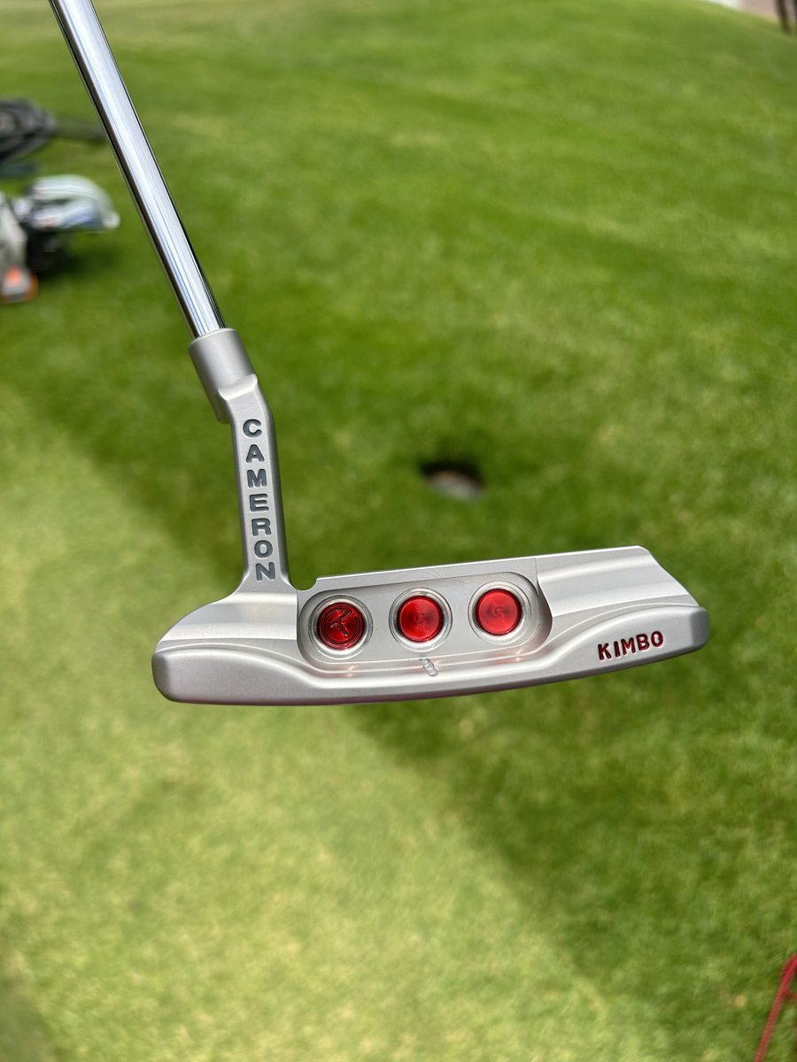 NathanKimsey's tweet photo. Scotty ✘ Kimbo
.
.
.
Grateful to the guys at @ScottyCameron & @TitleistEurope for sending me this beaut.
It won’t be in the bag right away, but will start testing this week on the lead-up to @AfricasMajor 💯
.
.
.
#scottycameron #champschoice #newtool #newputter #golf https://t.co/AWaCVxvrwk