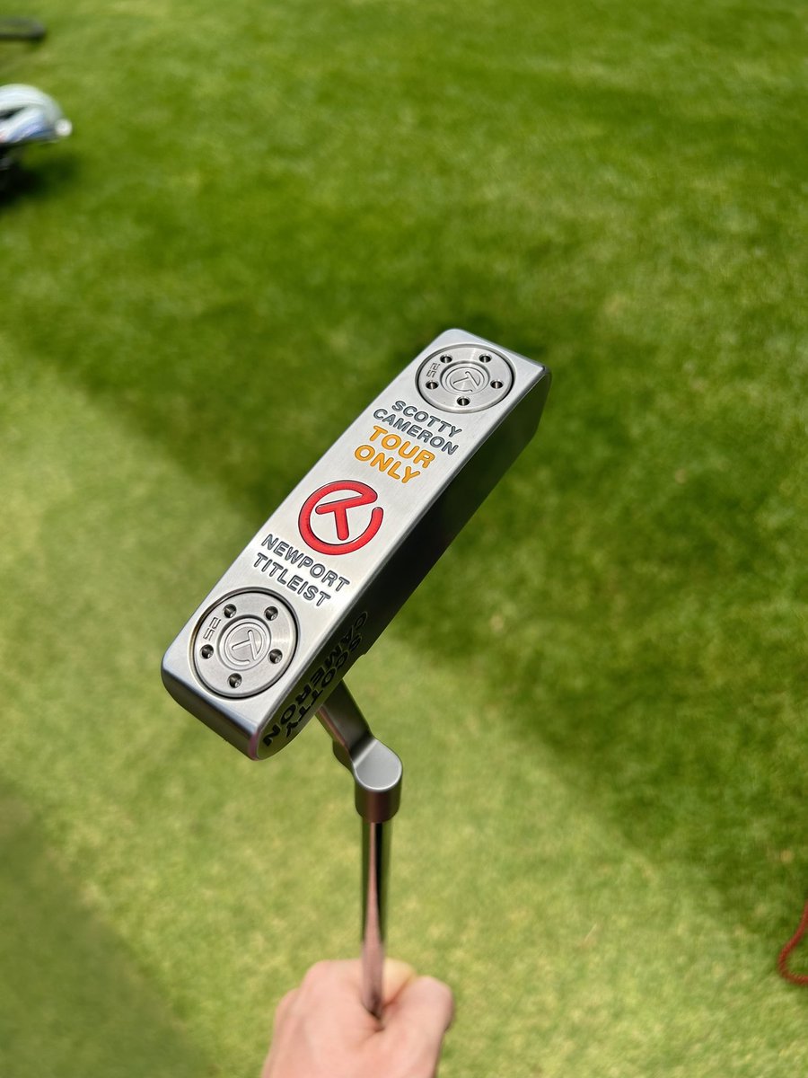 NathanKimsey's tweet photo. Scotty ✘ Kimbo
.
.
.
Grateful to the guys at @ScottyCameron & @TitleistEurope for sending me this beaut.
It won’t be in the bag right away, but will start testing this week on the lead-up to @AfricasMajor 💯
.
.
.
#scottycameron #champschoice #newtool #newputter #golf https://t.co/AWaCVxvrwk
