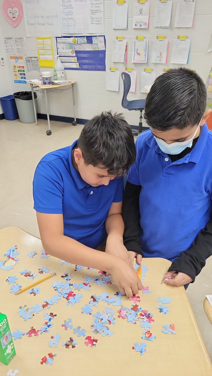 SJP_Perez_EES's tweet image. Stemscopes Puzzle Mania to represent the relationship between fractions and decimals. #mathfun#EscontriasSTEAM#WINTeam