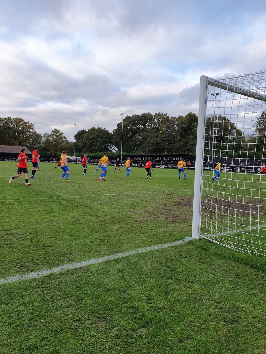 TicketSeason's tweet photo. Two years ago today. Bracknell Town 2️⃣ 🆚️1️⃣ Basingstoke Town at BM #COYR https://t.co/iGQtwz9NCE