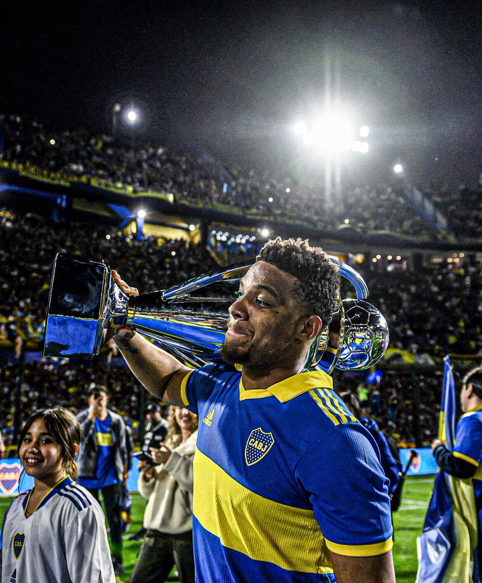 AtaqueFutbolero's tweet photo. ❌🇨🇴 Frank Fabra NO jugará ante San Lorenzo por una molestia en su rodilla.

Además, está MUY MAL anímicamente tras su expulsión en la final de la Libertadores.

Vía @DiarioOle. https://t.co/9UiREJ1xcQ