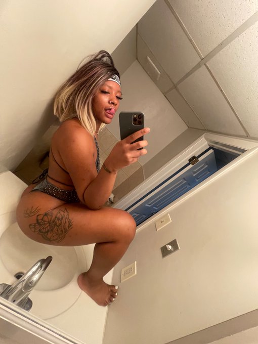 Come enjoy a Nut and have Fun w/ Me🤤😈💦  ✅Free Sub For A Month🌹 ✅Free Teasers🤤 ✅Daily Messages ‼️ ✅Daily<a href="/tag/onlyfans"class="tags"><span>#onlyfans</span></a><a href="/tag/onlyfanspromo"class="tags"><span>#onlyfanspromo</span></a>