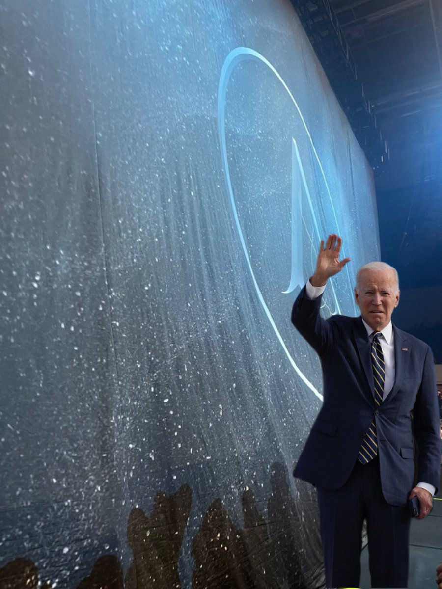 joshkiskza's tweet image. President Joe Biden is at todays Greta van fleet show!! ⭐️
#gretavanfleet #starcatcher #hamburg