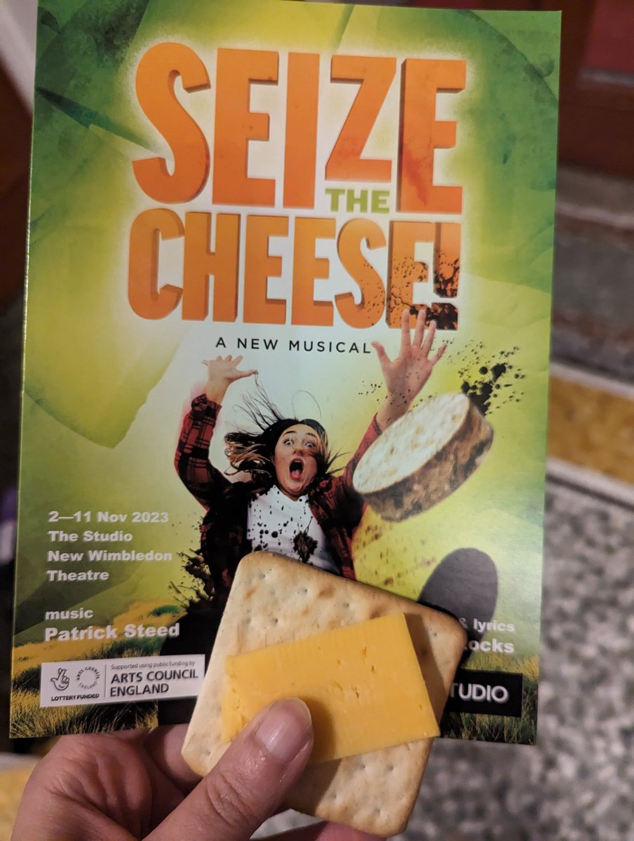 Rosie_B21's tweet image. On duty for #curtaincallreviews 
@SeizeCheese automatically gets at least 1 star for giving me cheese!!