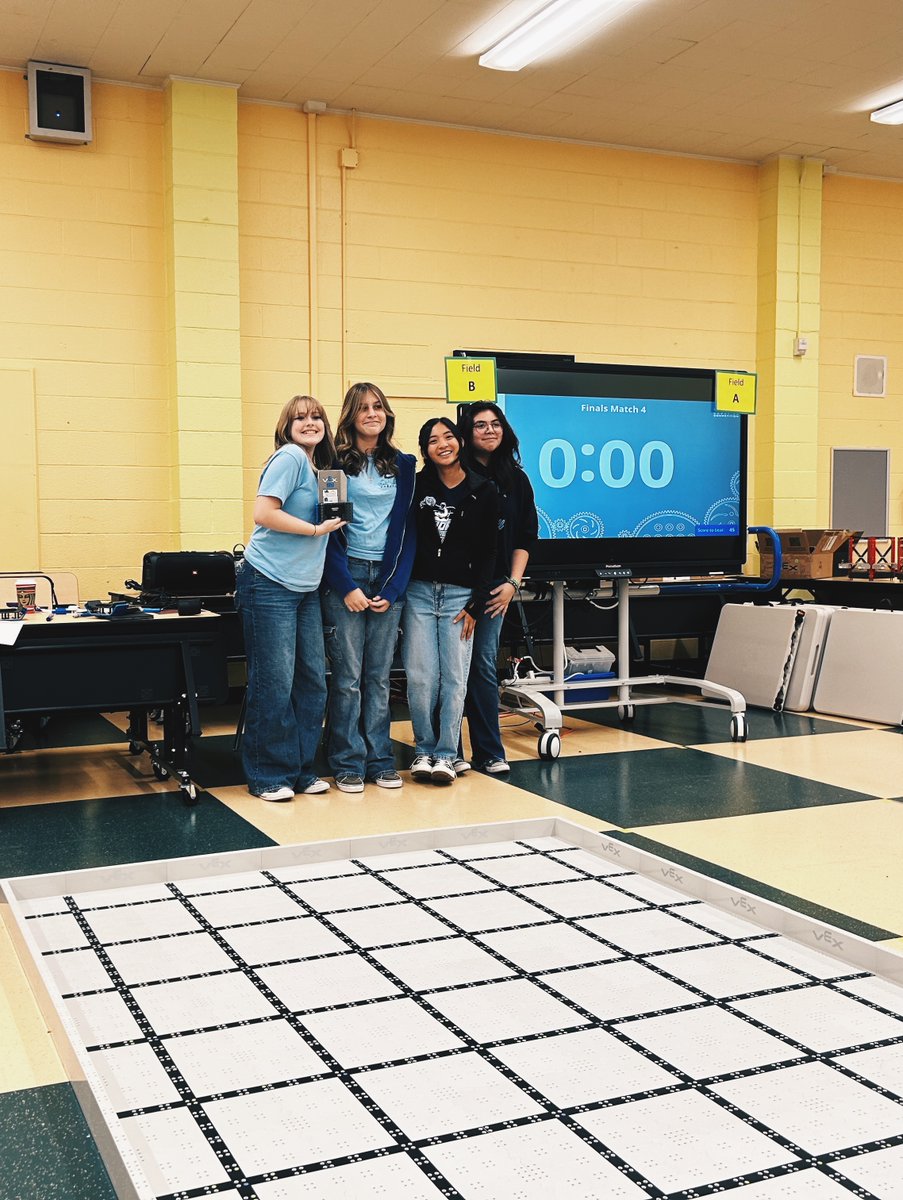 NevadaRobotics's tweet photo. The VIQRC Tournament this past Saturday at Sparks Middle School was a success! We love supporting robotics at all levels in Nevada, PreK-high school! 🤖🏫 #wearenevadarobotics #girlsincs #girlswhocode https://t.co/3rF4Z0IXer
