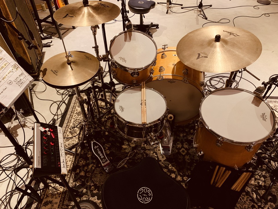 demetriosns's tweet image. Richard Stuverud - "More captured moments @ Singing Serpent Studios. San Diego. Good times!" facebook.com/watch/?v=33651… #RichardStuverud #BenMoore #NealWalter #JeffAment