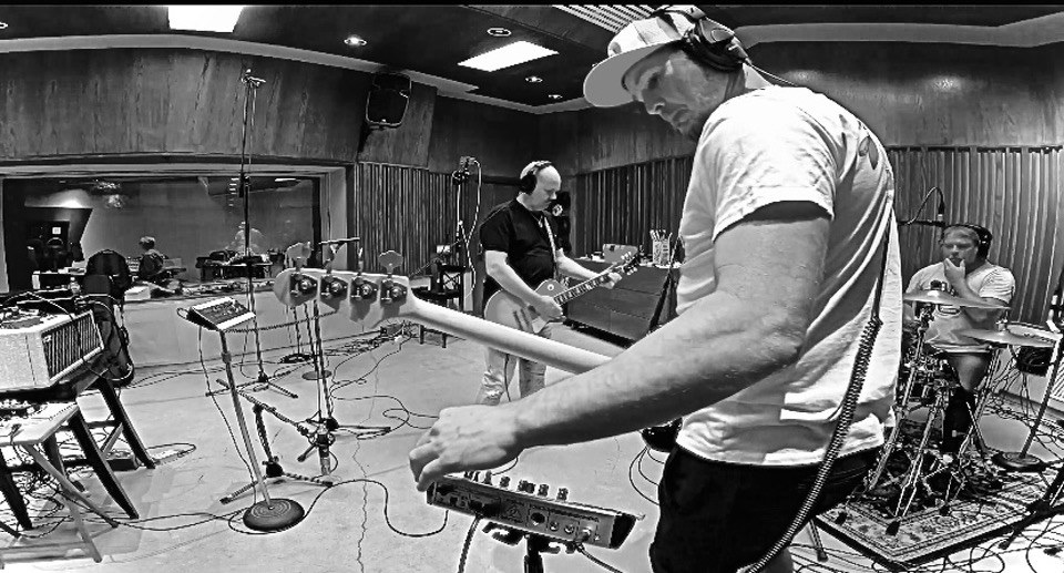 demetriosns's tweet image. Richard Stuverud - "More captured moments @ Singing Serpent Studios. San Diego. Good times!" facebook.com/watch/?v=33651… #RichardStuverud #BenMoore #NealWalter #JeffAment