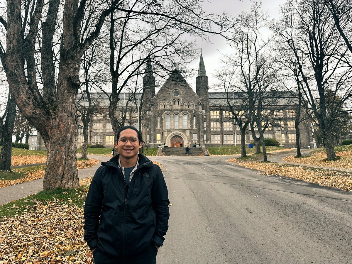 StephenJunV's tweet photo. Currently a visiting scholar until the end of this year at the Department of Mathematical Sciences, Norwegian University of Science and Technology (NTNU). 🇳🇴

I am thankful to @GRESEARCHjobs for the generous grant which makes this research visit possible.

#phdlife 
#phd https://t.co/w081xYVmOR