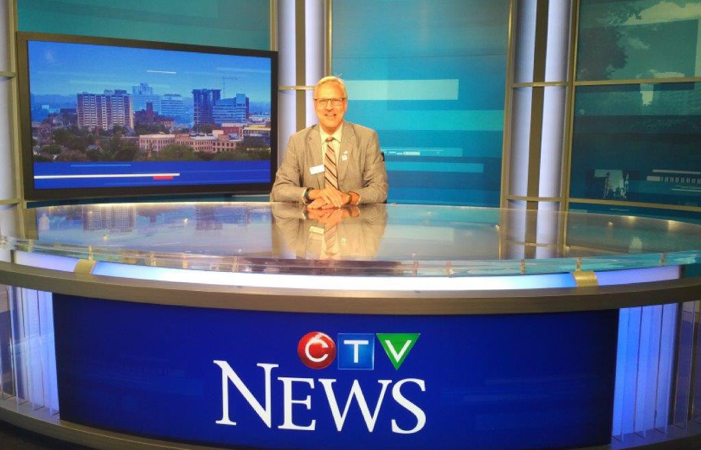 @CTVKitchener Congrats to all my @CTVKitchener friends on your big move! It was an honour to work with you over 2-plus decades telling education stories (and other things)! This is one of my favourite pics from my career - taken by my friend @MeghanFurman_TV! @vidman @APintoCTV