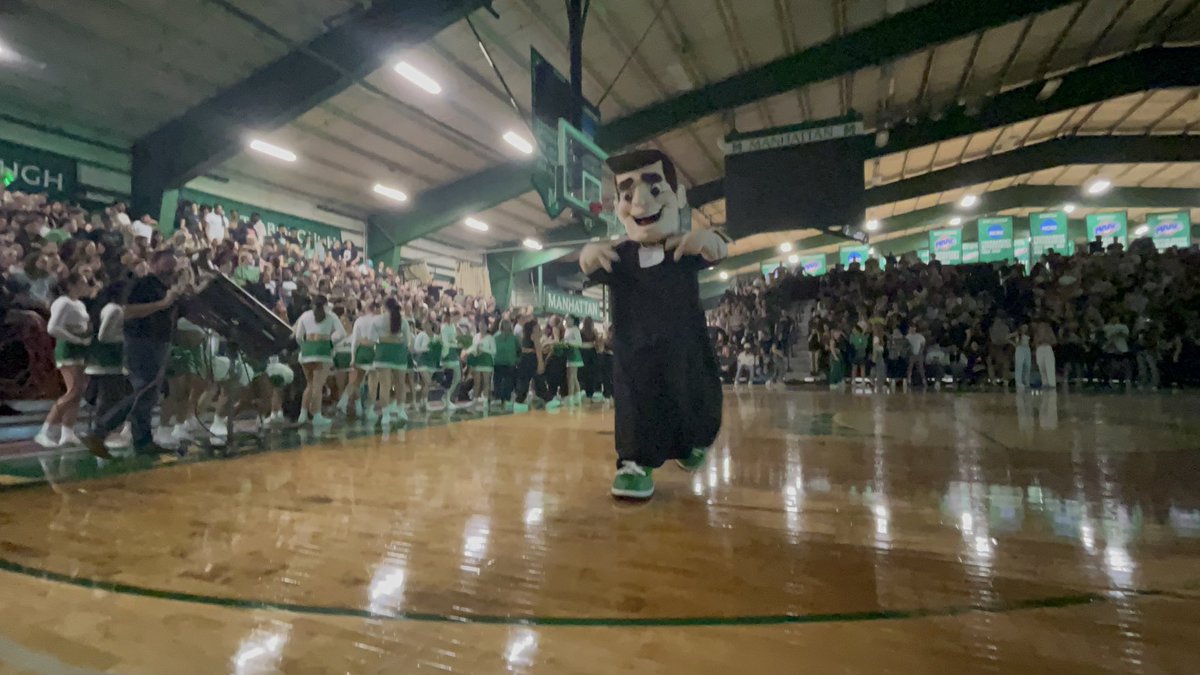 heathervulin's tweet photo. It’s GAMEDAY!!!! Pack Draddy!!!! Game starts at 7pm!!!! Join us #SixthBorough 👊🏼👊🏼👊🏼 #playGREEN https://t.co/sBt3QtFZZe