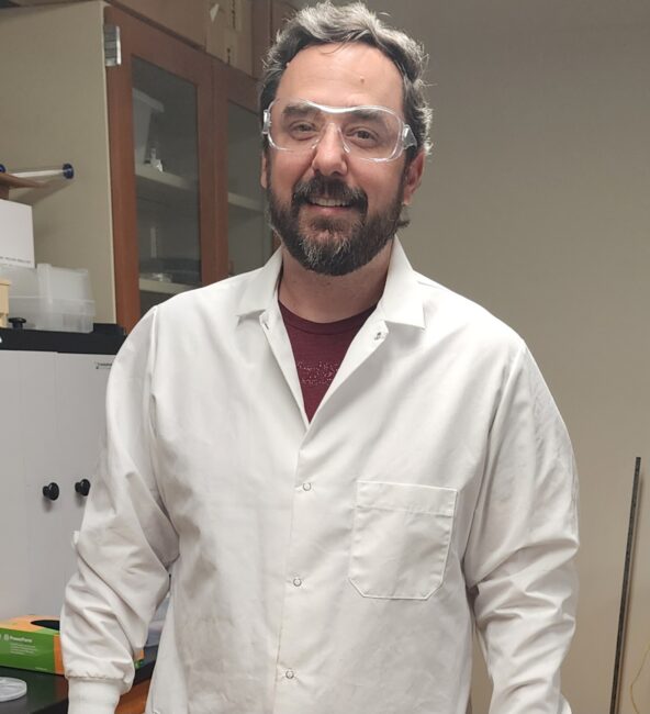 Learn more about #VINSE graduate student Aaron Hunsaker. Aaron is a 5th year Ph.D. student in Professor Haglund’s Applied Optical Physics group. Read more here: bit.ly/47kuOS7
#VINSEVandy #researcherspotlight
