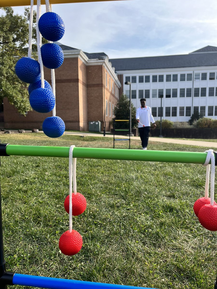 AlannaKopania's tweet photo. Enjoying the sun and practicing active interviews in @merrillcollege #j603 with fun games! https://t.co/5QnPmmDYNe