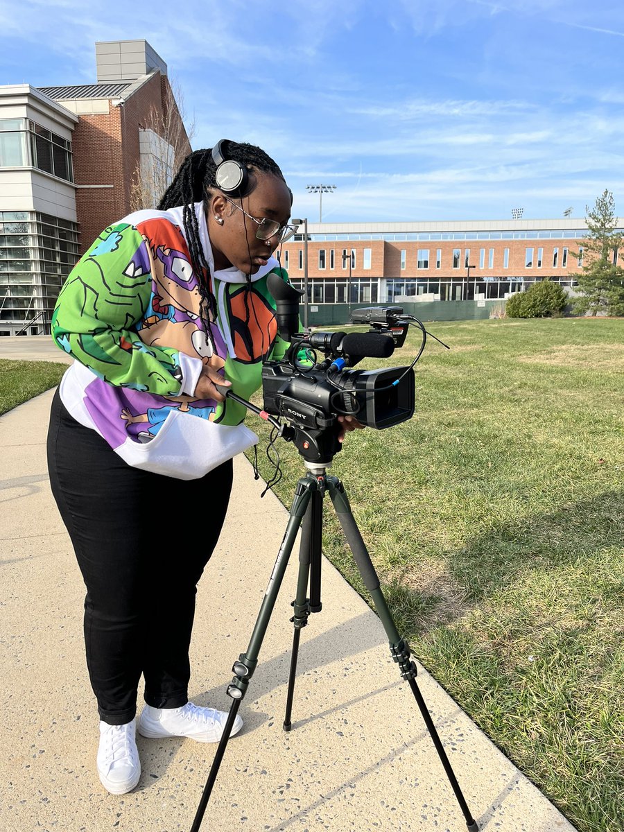 AlannaKopania's tweet photo. Enjoying the sun and practicing active interviews in @merrillcollege #j603 with fun games! https://t.co/5QnPmmDYNe