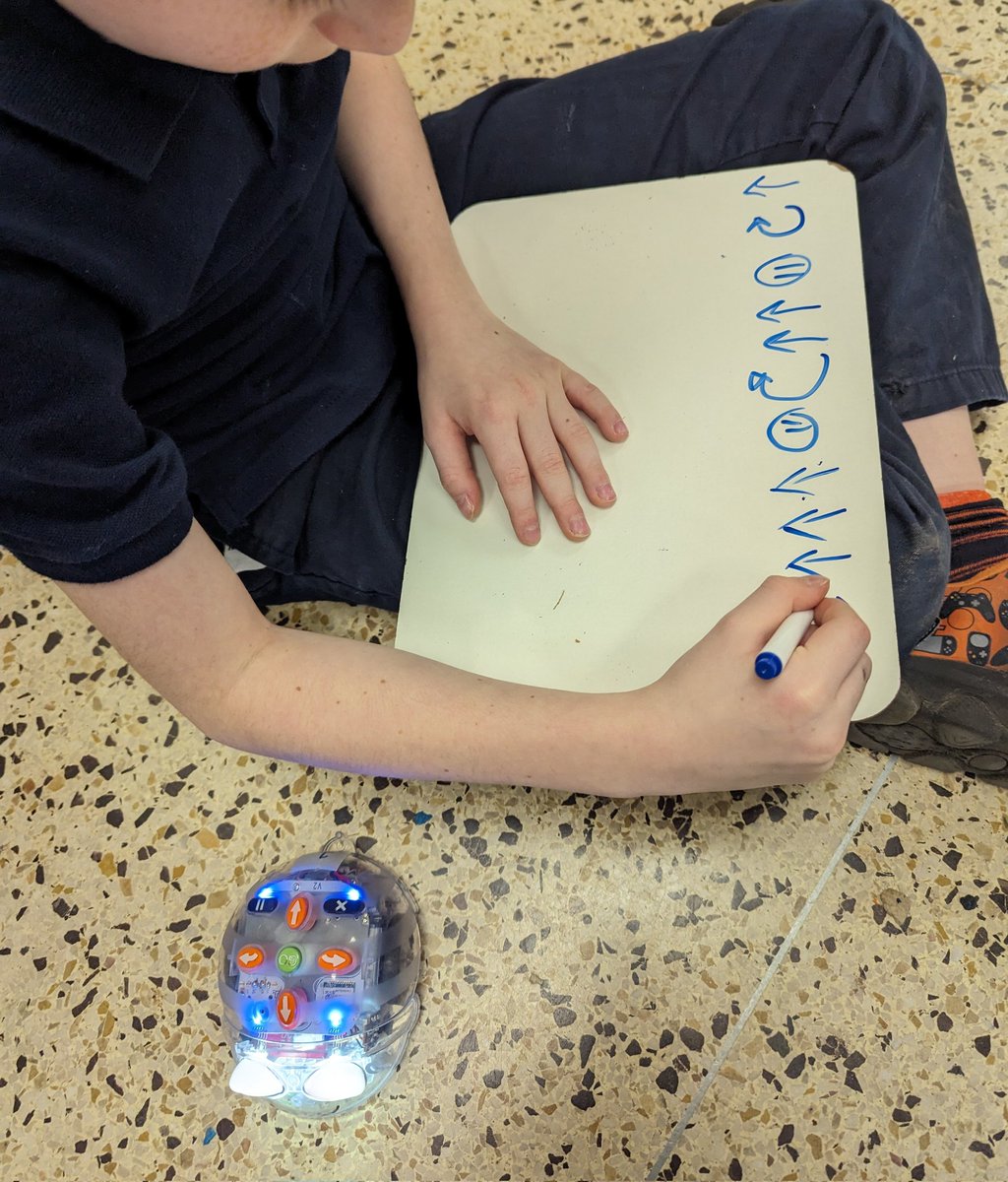 NGMBowen's tweet image. Patterning in 2 ways in Gr 3 @stfxces! 1st class used @scratch to create repeating patterns, learning about repeats & efficiency. 2nd used #bluebots to practice creating, transposing, & reading growing patterns. Both classes had tons of fun! #mathcoding @hwcdsbmathk8 @HWCDSB