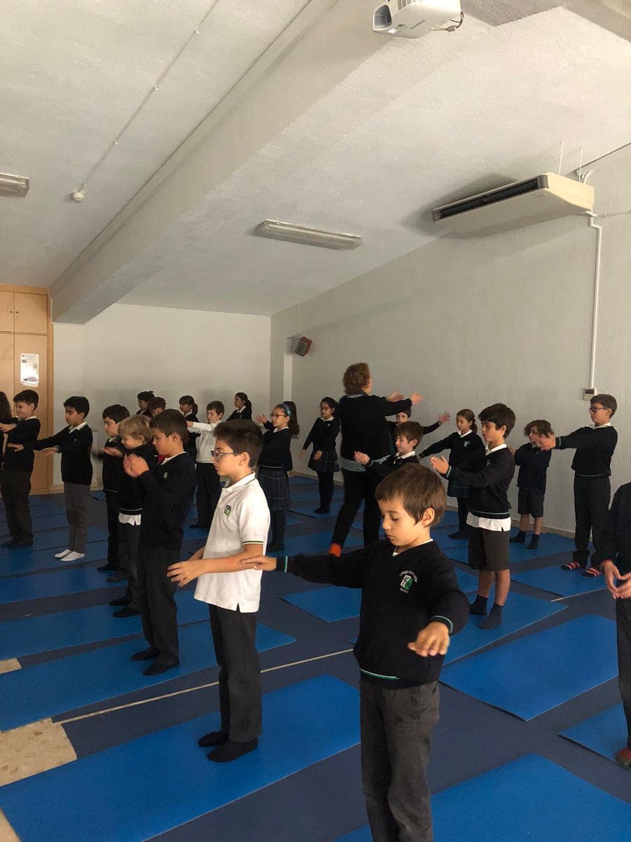 comontpellier's tweet photo. El proyecto de interioridad de infantil a bachillerato nos ayuda a encontrarnos, a descubrirnos y poder gestionar nuestra emociones
Cuánto nos gustan las danzas!!
Y qué calma nos dan!!
#interioridad
#nosconocemos
#NosCuidamos
#wearemontpe
@comontpellier @FEFMONT_ https://t.co/2gDIdh034n