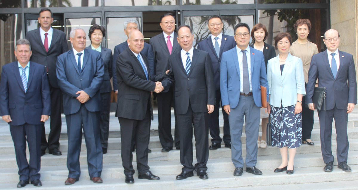 Los vínculos interpartidistas entre #Cuba y #China constituyen piedra angular de las relaciones entre ambos países

Más Información:
pcc.cu/noticias/los-v…