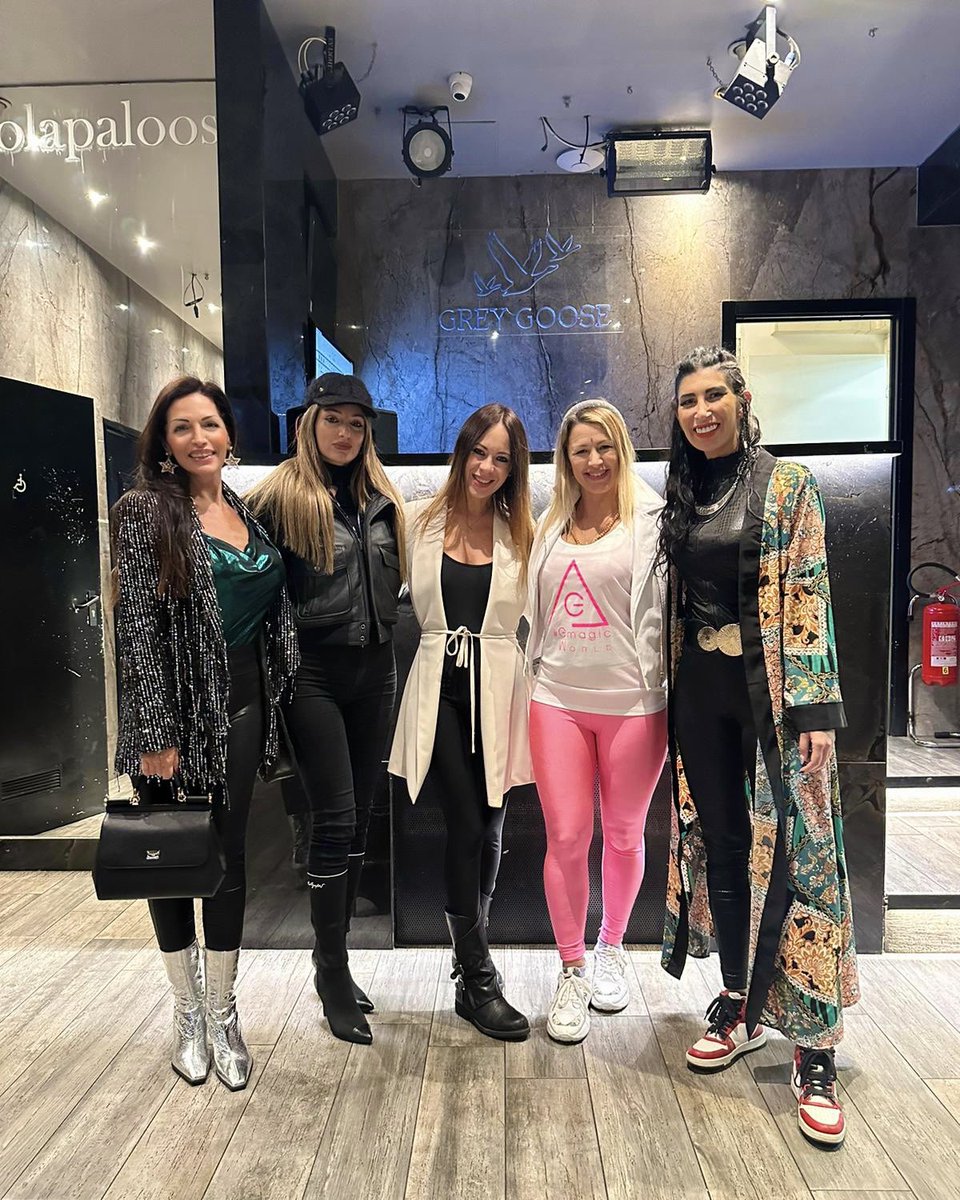iredreamer_dj's tweet photo. Midance 2023 è stato super stimolante, motivante, fantastico🔝💯🤩
Grazie a tutti! See you next year! 😍🎵🙌🏻🌟💖❤️❤️🔥
#iredreamer #midance #riccardosada #donnedj #technodj #technmusic #italiandj #femaledj #djane #vocalist #italianartist #djproducer #dolcegabbana #milano #midance https://t.co/GrA47H4X15