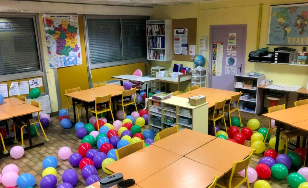 Vincemart1's tweet photo. Comprendre les bienfaits de la coopération en trouvant son ballon d'abord ind. puis coll. Transformer ces ballons en trace écrite pour la classe, en cadeau pour les CP et les CE1 et enfin, comme support de messages positifs à destination de chaque élève.
@RepOyonnax @Circoyo01 https://t.co/6pCmydALXz
