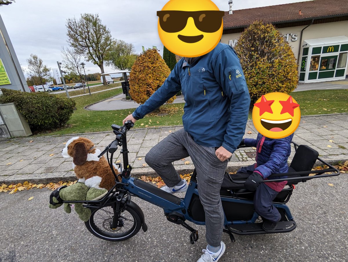 zrndng's tweet photo. Ach ja: das ist das Pedelec. Freitag war new bike day und wir hießen ein Riese und Müller #Multitinker im Fuhrpark willkommen.
Fehlt nur noch 1 Sitz für K2. Aber das hat noch Zeit, weil K2 noch nicht sitzen kann. 😅 https://t.co/0ilO96GupH