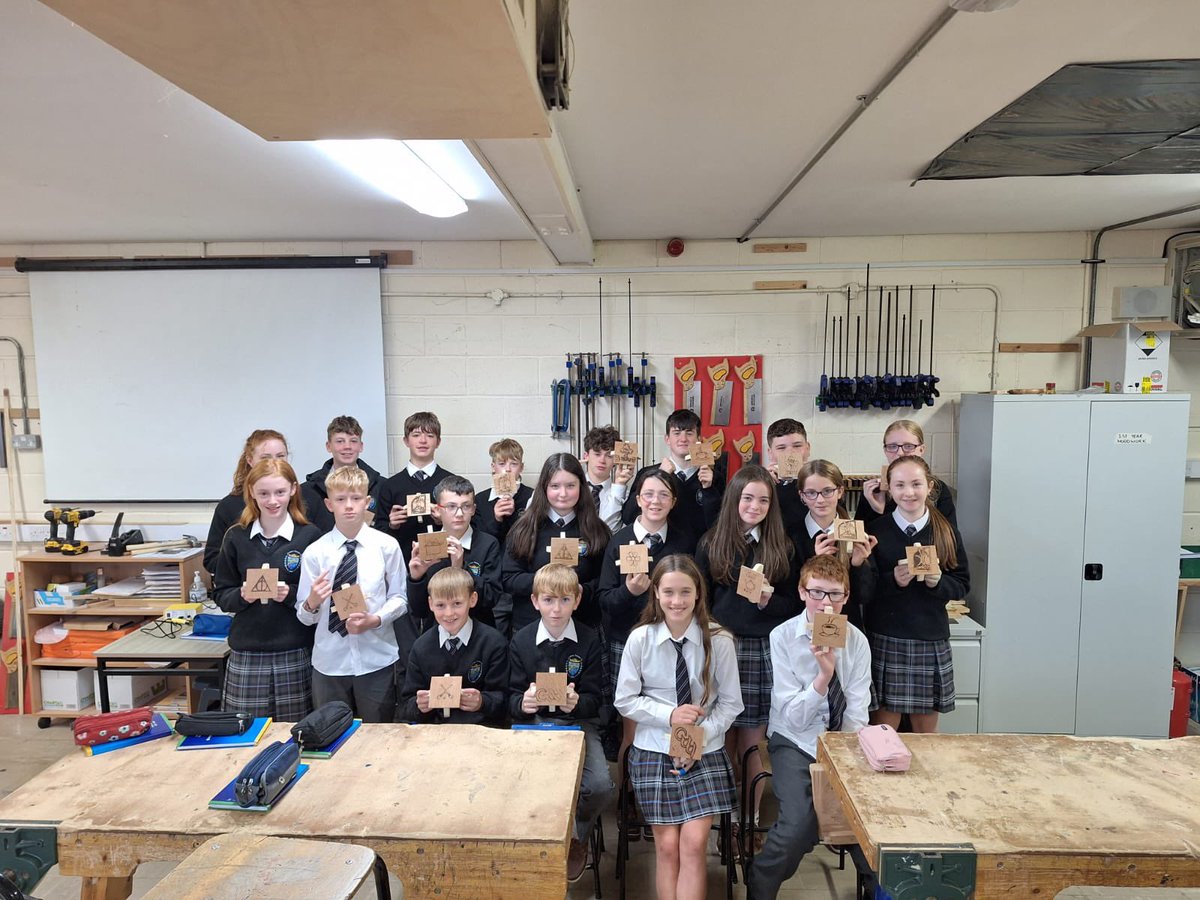 ColAbhainnRi's tweet photo. Well done to all the 1st years who completed their Hot Pot Stands when trialling Wood Technology #ERST #Ceist #JCT4 https://t.co/euJSA1tVik