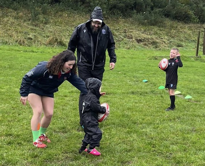playondevelop's tweet photo. The rain didn’t dampen our @TaffsWellRFC Supertots spirit. Great fun practicing catching , passing and tagging skills . The group continues to grow
😊
If you have a little one aged 3-6 years , come along and join the fun
Register at https://t.co/dto447o5ea 
@EdArmst50663968 https://t.co/OZzeLP2nM1