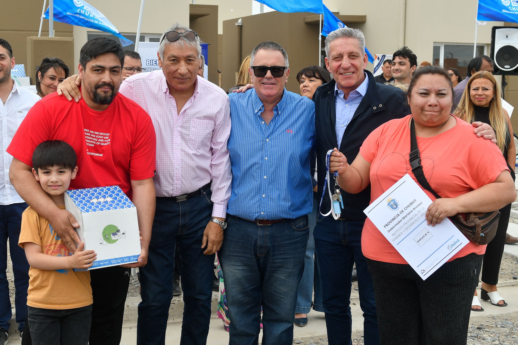 Arcioni entregó 33 nuevas viviendas a familias de Trelew