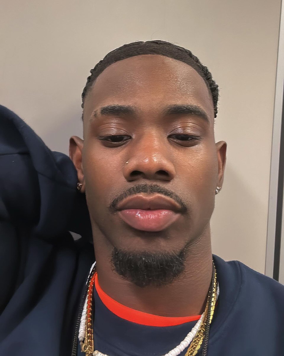 Trendsetterdeee's tweet image. Front And Side Effect👀😏