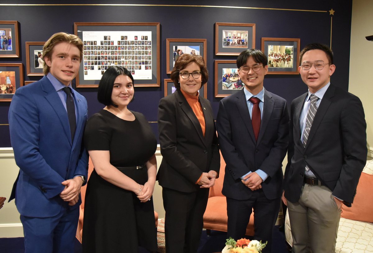 SenJackyRosen's tweet photo. Our fall interns have been hard at work on behalf of our state: helping Nevadans and getting to see how Congress operates.

Their help is invaluable to #TeamRosen. https://t.co/BOWgH8Kzw5