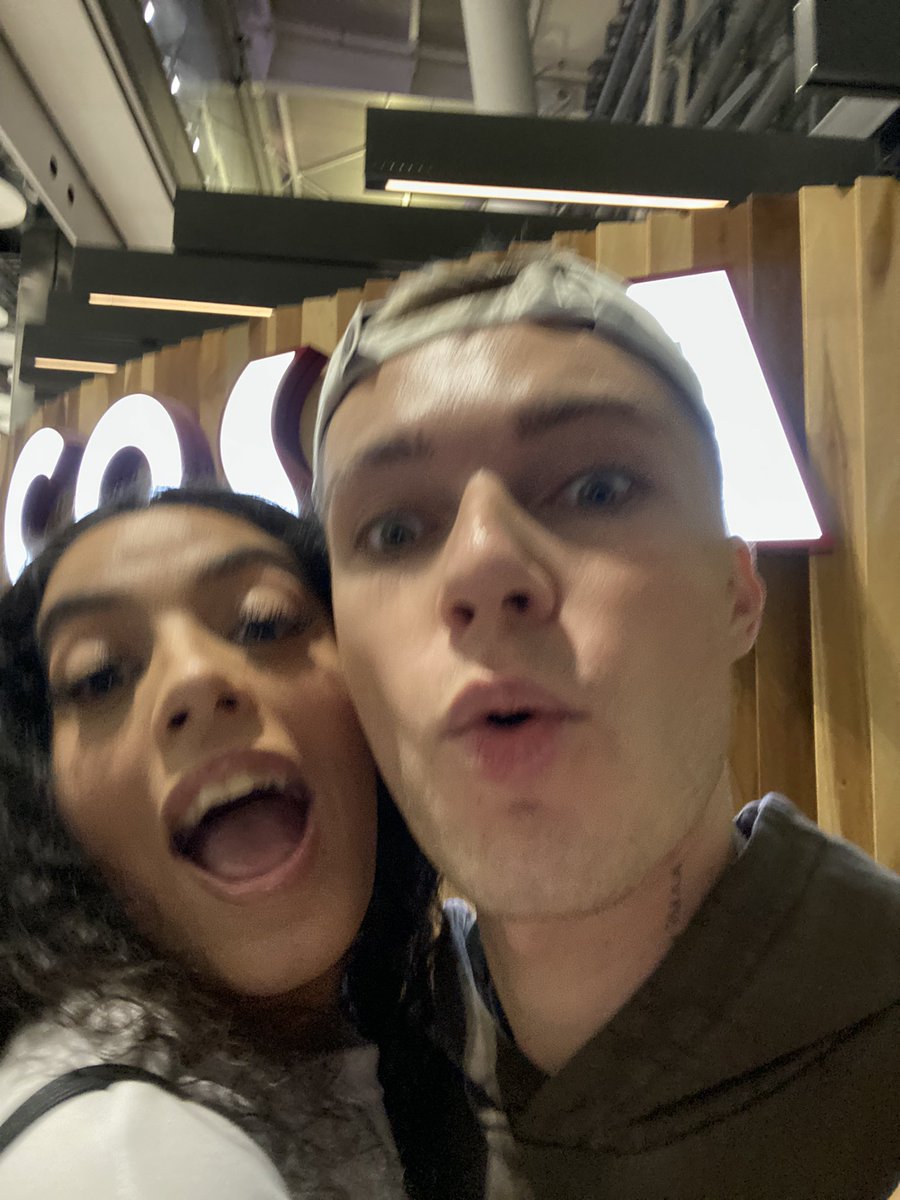 patrícia 🖤 tweet media