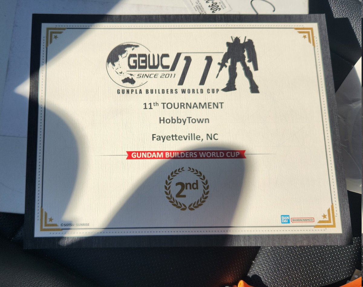 Deka610's tweet photo. I try to share the fun of #cosplay and #gunpla and my sfw #3dprinting adventures here.  I placed 2nd in my town's bracket of the 11th GBWC! And like that, my builder's soul has been relit!  How's that for #modelkitmonday? https://t.co/GeuQIWZLuj