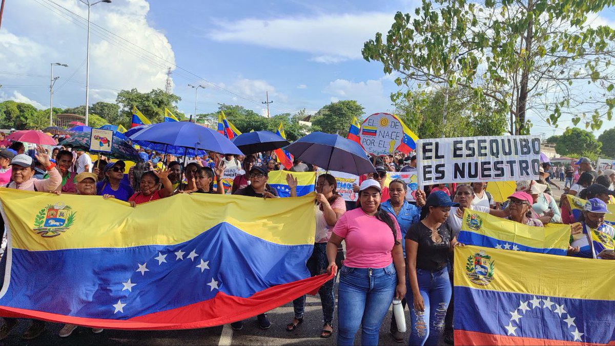 San Félix, edo. Bolívar, se moviliza por el Esequibo con la campaña 'Venezuela Toda'

¡Vamos con todo a defender la Guayana!

#VenezuelaToda #LaHistoriaEstáDeNuestroLado