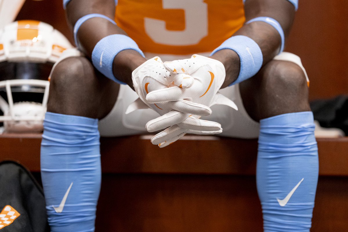Vol_Football's tweet photo. that Summitt blue >> 🥶🔥 https://t.co/l83EOQ5qfL