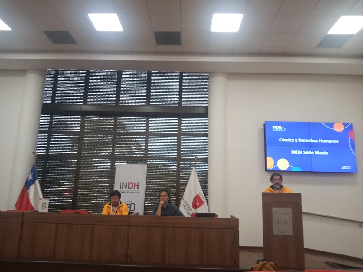 deliberaccion1's tweet photo. Hoy vemos taller de comics y #DerechosHumanos  de dibujante @ElguetaU, organizado por @inddhh Maule, en Aula Magna U. Autónoma, gracias! https://t.co/EZLErIos5K