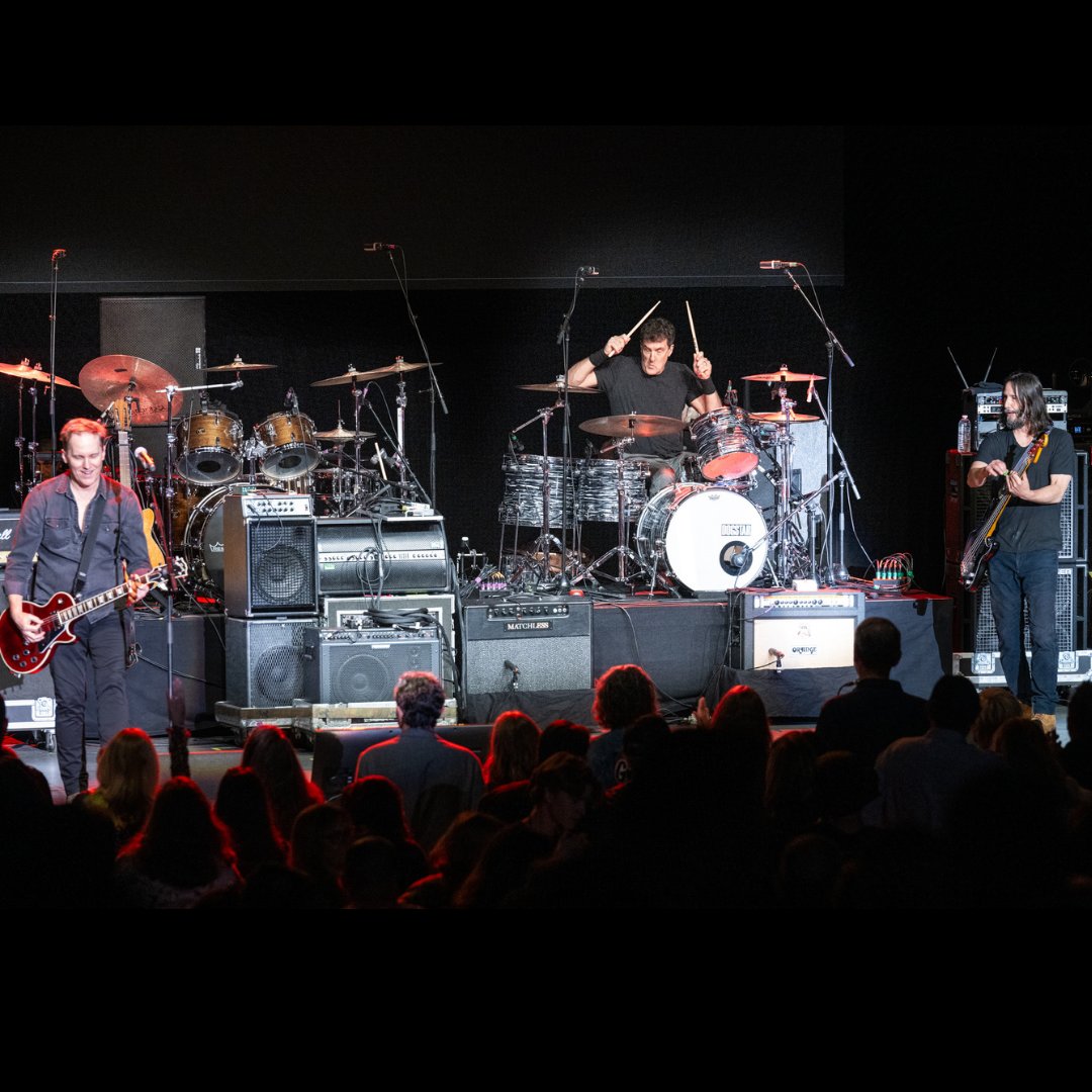 CFCcharity's tweet photo. Check out these snapshots of just some of the musical acts involved in #WillFerrell's 'Best Night,' including Dogstar (featuring #KeanuReeves), Princess (featuring #MayaRudolph), #DJWhiteShadow, and Rock &amp; Roll HOFer #LindseyBuckingham. We're so grateful! #CancerforCollege https://t.co/mXmibYRefI