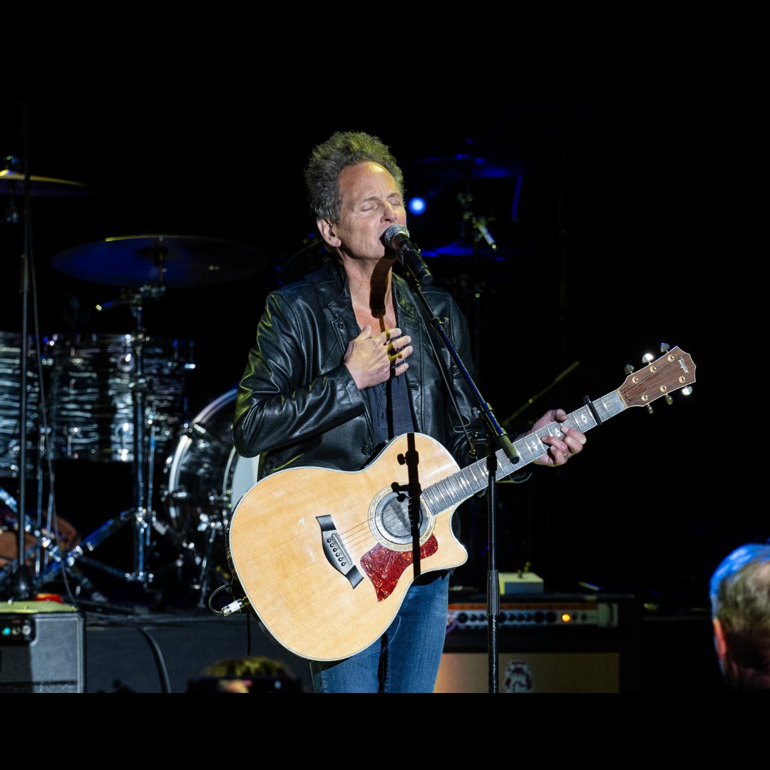 CFCcharity's tweet photo. Check out these snapshots of just some of the musical acts involved in #WillFerrell's 'Best Night,' including Dogstar (featuring #KeanuReeves), Princess (featuring #MayaRudolph), #DJWhiteShadow, and Rock &amp; Roll HOFer #LindseyBuckingham. We're so grateful! #CancerforCollege https://t.co/mXmibYRefI