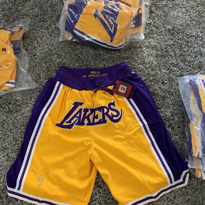 LakeShowYo tweet media