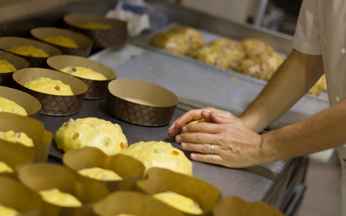 tastewithgusto's tweet photo. Happy National Pear Day! 🍐 Try our delightful pear and chocolate panettone - an Italian classic! Made with love from time-honored recipes and the finest ingredients. 😋
#pearday #panettone https://t.co/AnqFlYM6mA