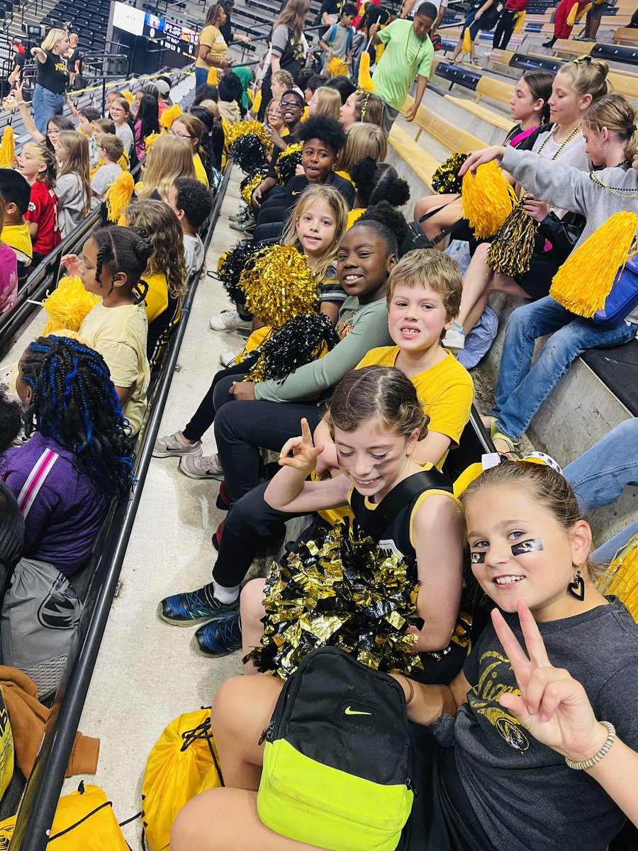 MrBassclass's tweet photo. Thank you @MizzouWBB &amp; @MizzouAthletics for an incredible day!! #MIZ https://t.co/5tiOcm1eCv