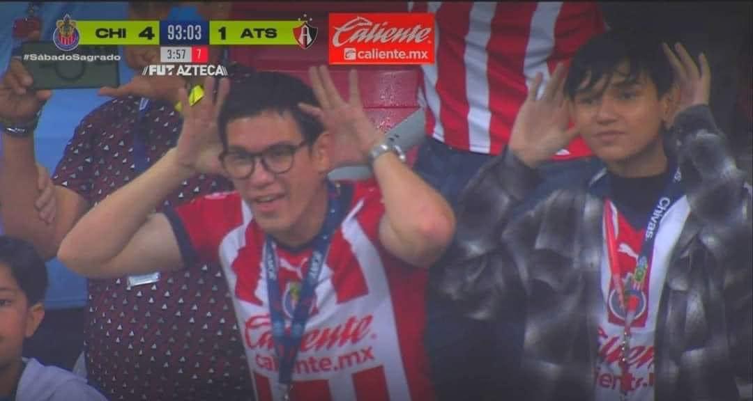 randomlegendgod's tweet photo. @AtlasFC @Rocha29Aldo @izzi_mx Feliz cumpleaños al hijo eterno de las poderosas chivas https://t.co/hTJnieR97U
