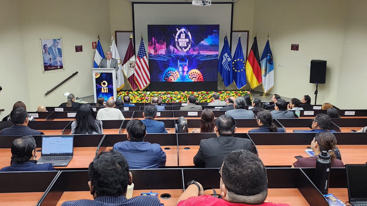 asielsalvador's tweet photo. #ASIInnovationWeek es más que un evento de #Innovación Es el movimiento que busca también inspirar la creatividad, impulsar la colaboración y estimular el espíritu innovador que permitirá a llevar a la industria salvadoreña a nuevos niveles de excelencia, @ciegokdr presidente ASI https://t.co/VqdZ12qEdT