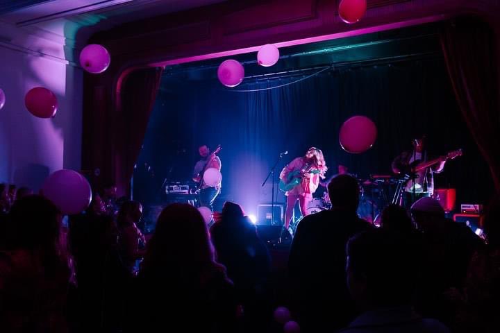 reevahofficial's tweet image. DERRY 💕 🎈 💃 🪩 

Can we do it all over again?!? 🥰 

These snaps say it all- 
Pure elation, joy, craic &amp;amp; love 💗 

Thank you each and every one of you who joined us on Friday evening @stcolumbshall &amp;amp; being the best audience- dancing &amp;amp; singing along!! 

Let’s do it again soon x