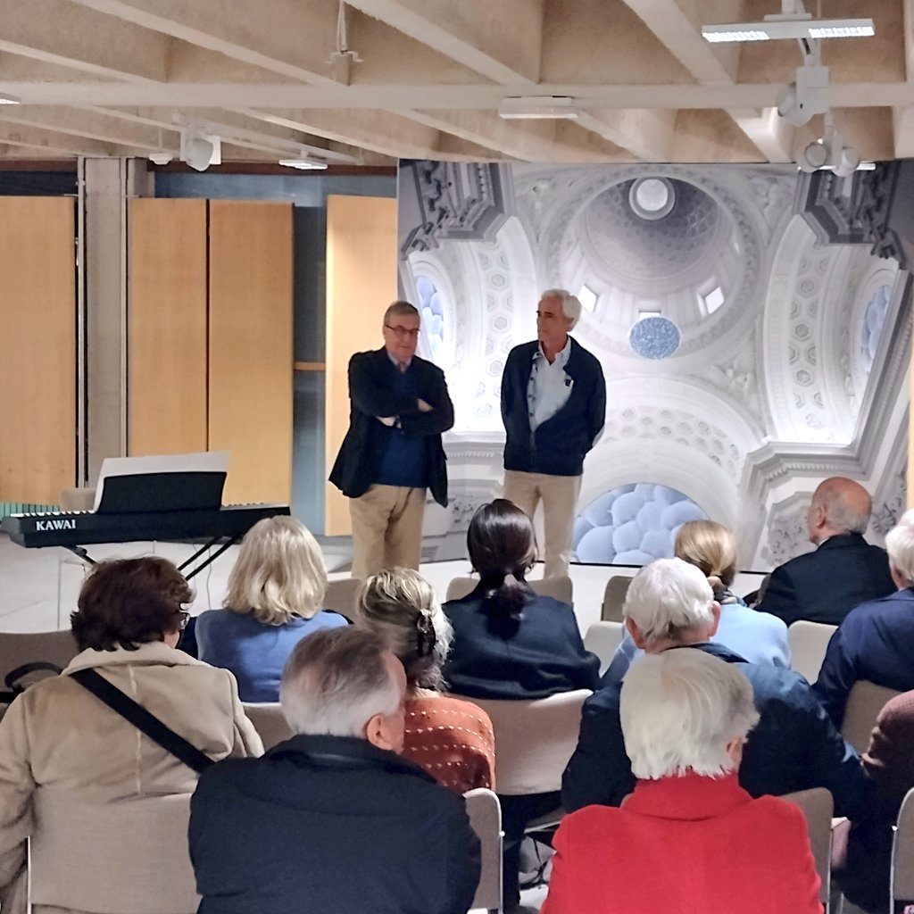 CongregacionArq's tweet photo. La organización de arquitectos más antigua del mundo merecía contar su historia, que es la de la profesión.
Así que ya tenemos exposición en @COAMadrid para que nos conozcas.
@CSCAE https://t.co/Lrl7Y3Sr9k