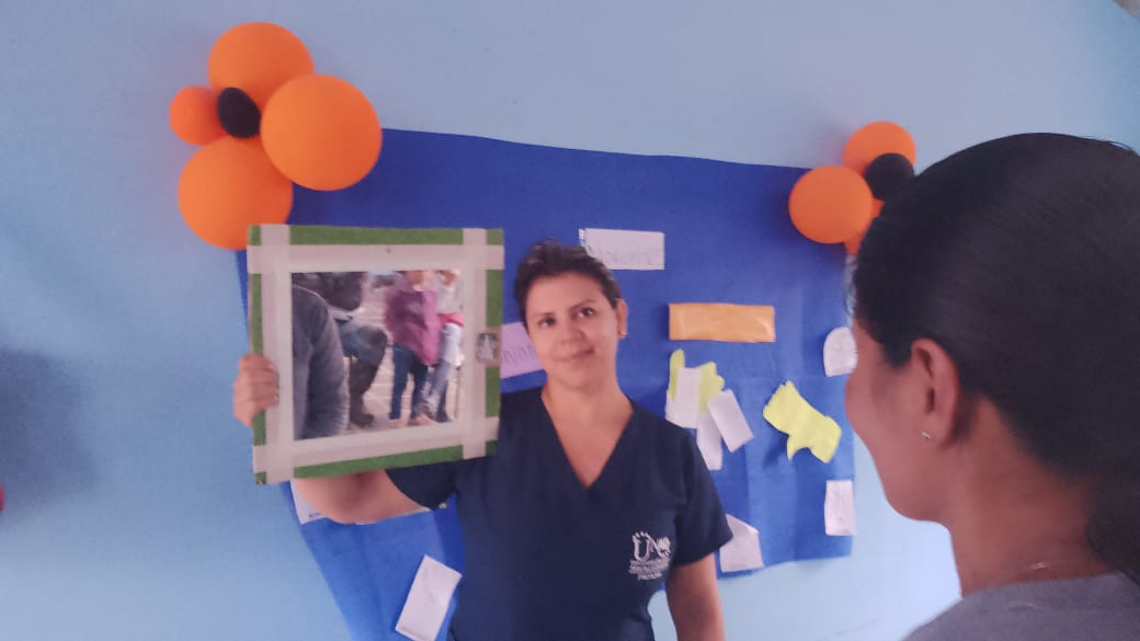 espinel_ya4580's tweet photo. @ElOIRdelaRegion @UnadZcori @OIRZonaOriente @MariaFecoronado @yuli_yuleima12 @VIDERUNADZCORI Taller lúdico- practico en el cual se implementa el cuidado personal por medio de peinado, corte de uñas, limpieza facial, maquillaje y percepción en el espejo.
#SISSUZCORI
@OIRZonaOriente @BlancoNatalia10 https://t.co/DxwfoP3BiE
