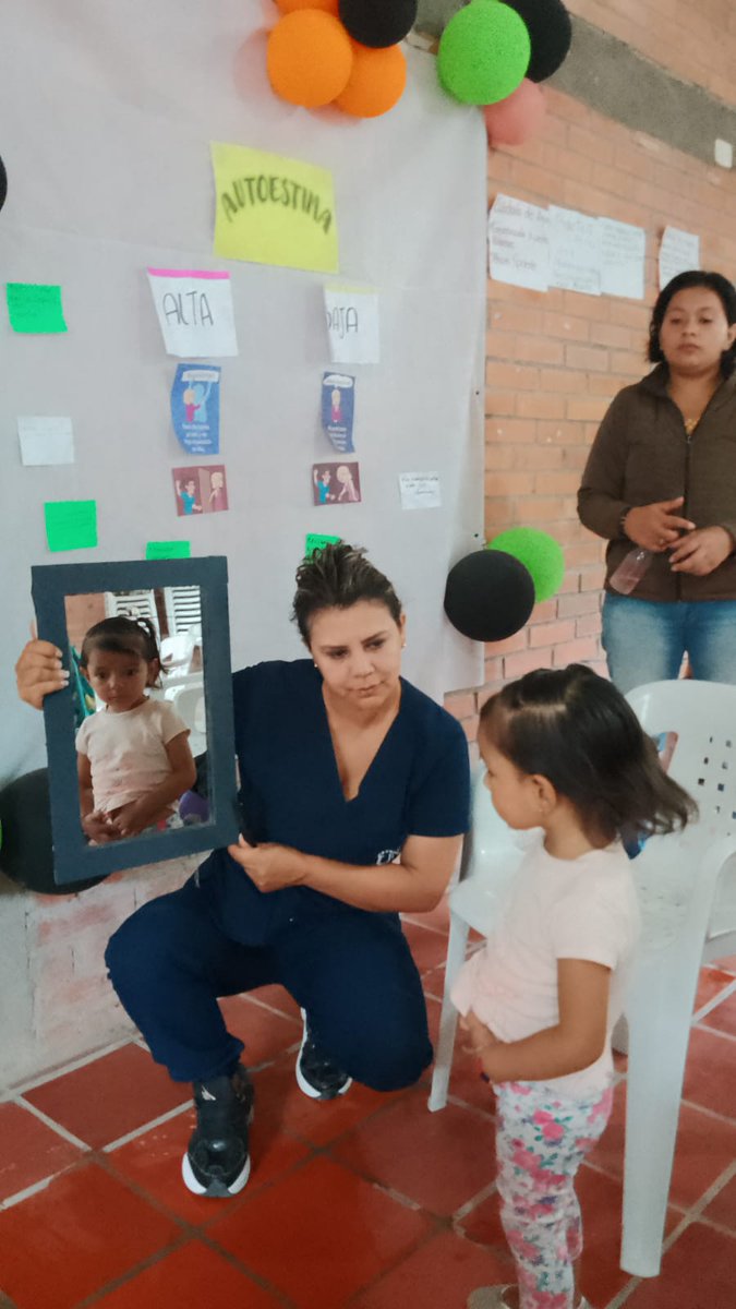 espinel_ya4580's tweet photo. @ElOIRdelaRegion @UnadZcori @OIRZonaOriente @MariaFecoronado @yuli_yuleima12 @VIDERUNADZCORI Taller lúdico- practico en el cual se implementa el cuidado personal por medio de peinado, corte de uñas, limpieza facial, maquillaje y percepción en el espejo.
#SISSUZCORI
@OIRZonaOriente @BlancoNatalia10 https://t.co/DxwfoP3BiE