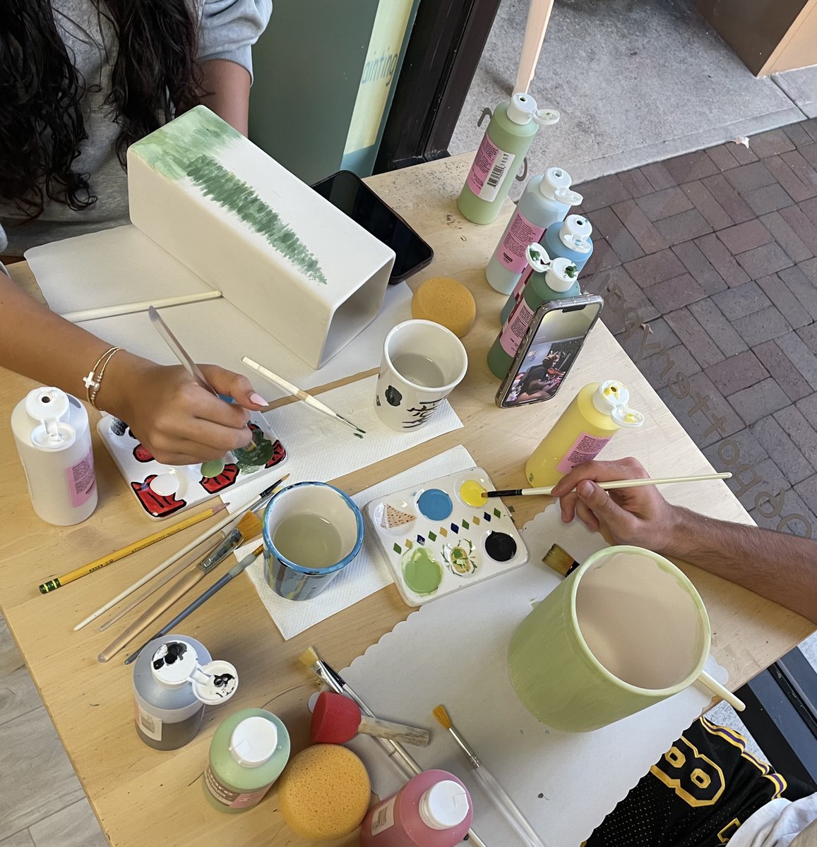 valerieshousefl's tweet photo. Here's a sneak peek of some of the handpainted creations for our upcoming Valerie's House Party on November 10!
It's not too late to get your tickets for this special event: https://t.co/VcprdnD4UE
---
#ValeriesHouse #Grief #Art #Heal https://t.co/DgG4Kuwqvb
